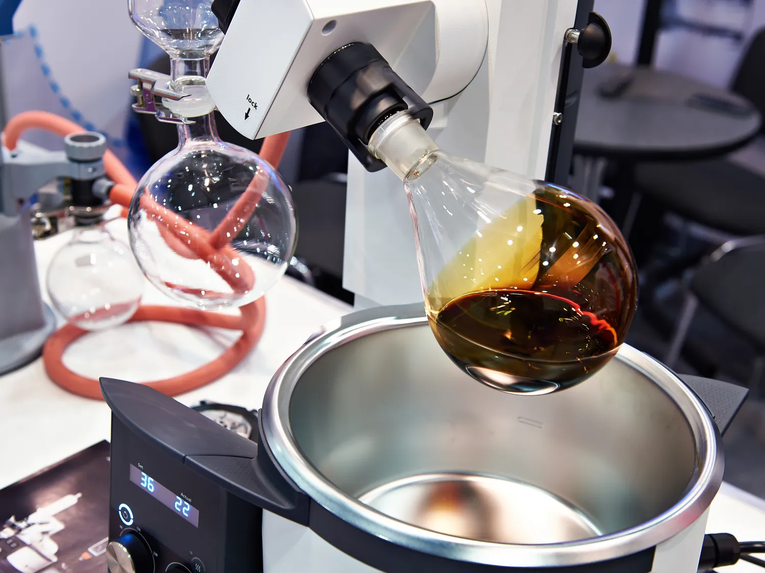 W jaki sposób przyroda jest niszczona przez przemysł?