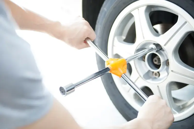 Jak sprawdzić rok opony?